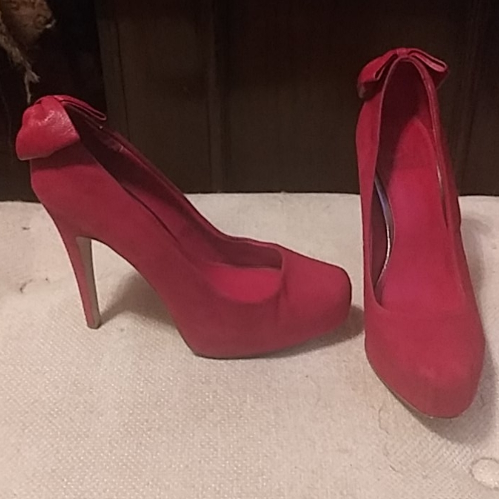 DOLCE VITA RED SUEDE W/BOW SHOES